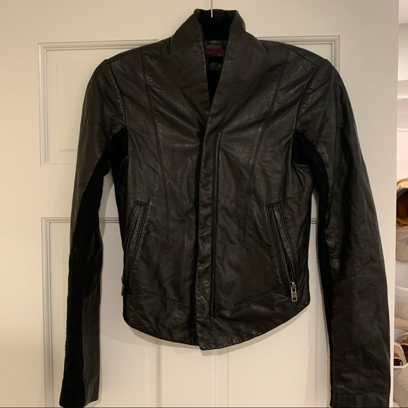 VEDA Black Leather Coat - Picture 4 of 4